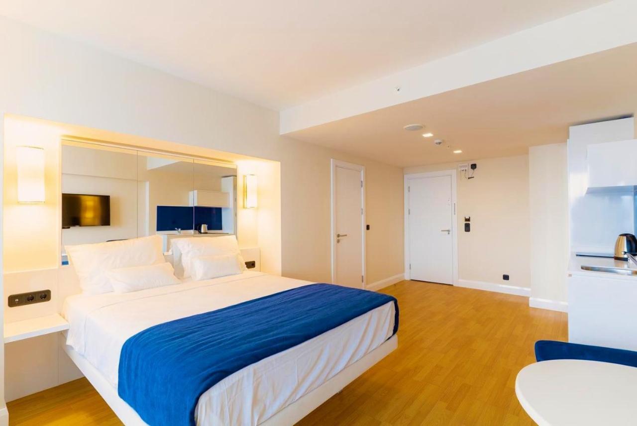 Batumi Beach Side & Sea View Aparthotel エクステリア 写真